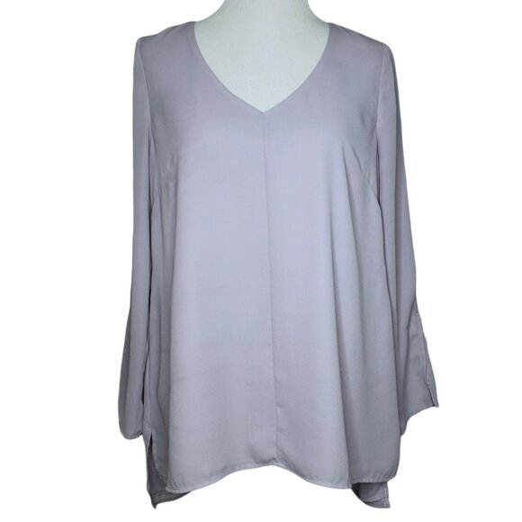Lysse Womens Blouse Size Medium Slit Sleeve V-Neck Chalk Violet Flowy Oversized - Picture 1 of 7